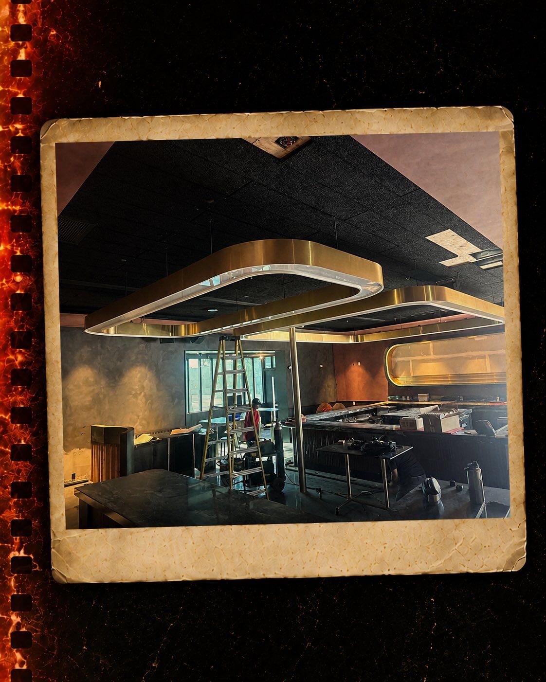 The booth wall in red, print four